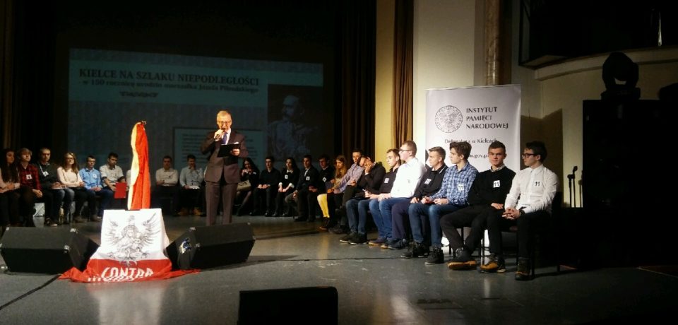 Uczniowie Informatyka na konkursie z okazji 150 rocznicy urodzin Józefa Piłsudskiego