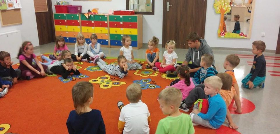 ZSI czyta dzieciom