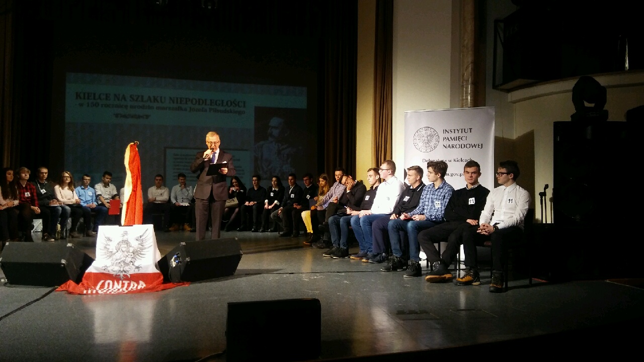 Uczniowie Informatyka na konkursie z okazji 150 rocznicy urodzin Józefa Piłsudskiego
