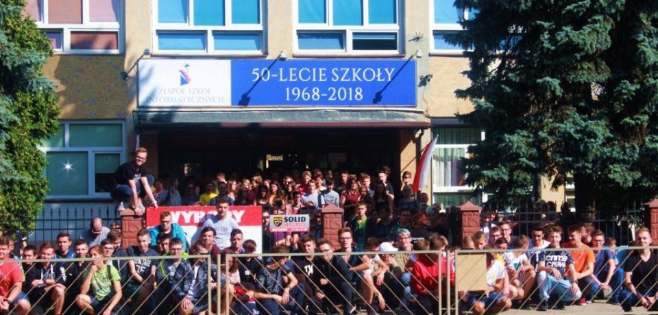 Zdjęcie z okazji jubileuszu 50- lecia naszej Szkoły