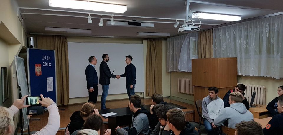 Stypendium firmy EkoEnergia dla Dominika Doroza z klasy 3ET