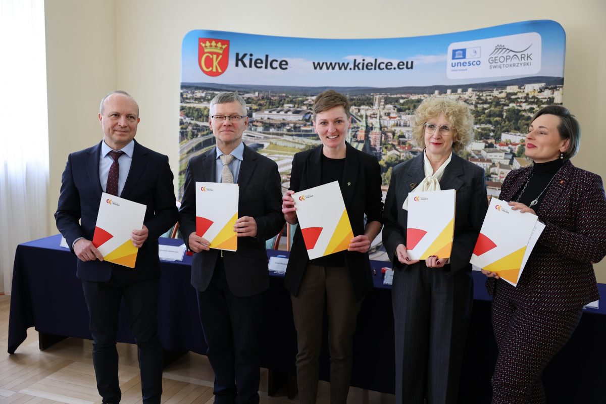 Kieleckie Dni Informatyki- podpisanie porozumienia