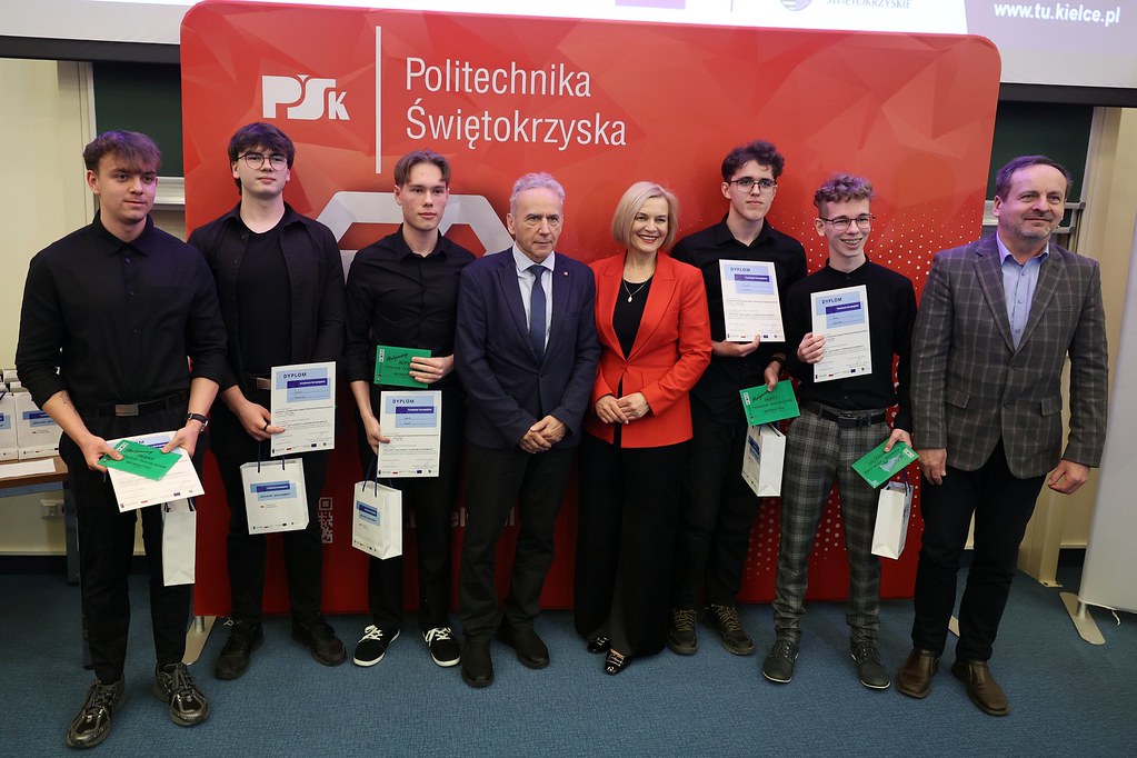 Najlepsi w konkursie „O Platynowy Indeks Politechniki Świętokrzyskiej” w kategorii Informatyka
