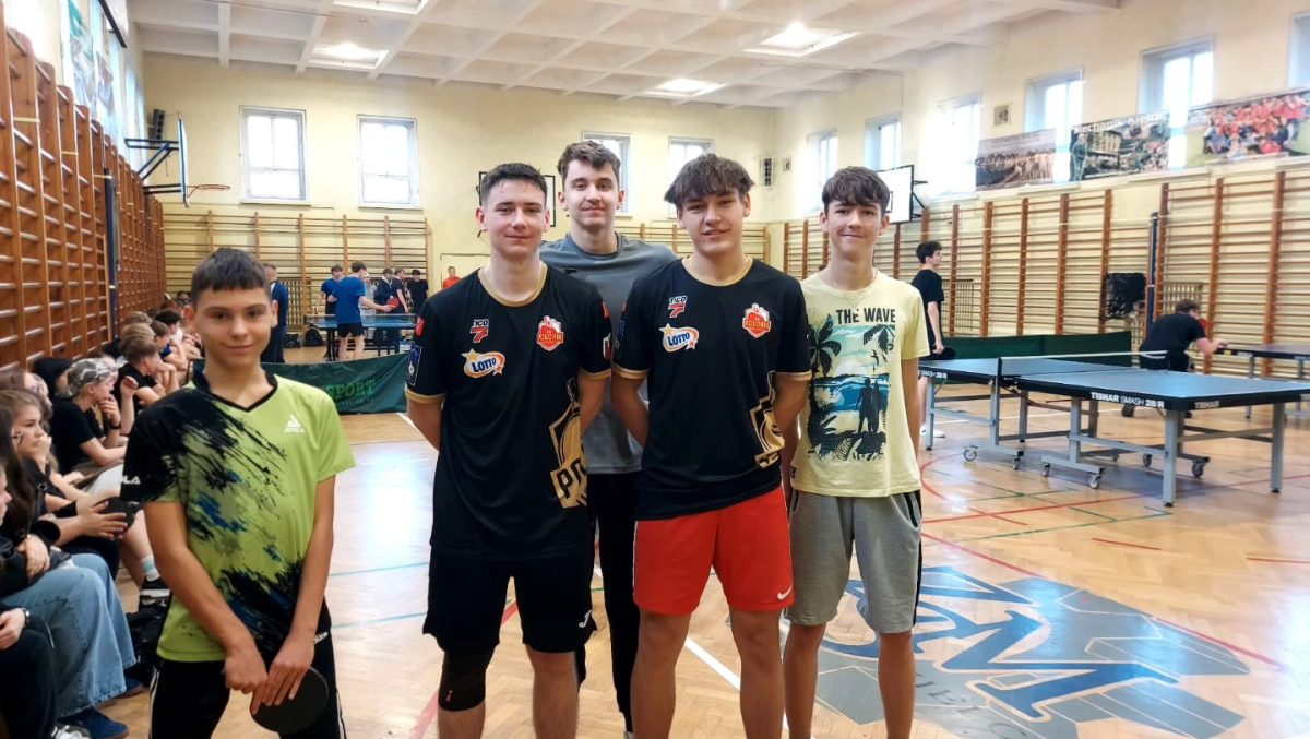 Zwycięstwo w Szkolnej Lidze tenisa stołowego