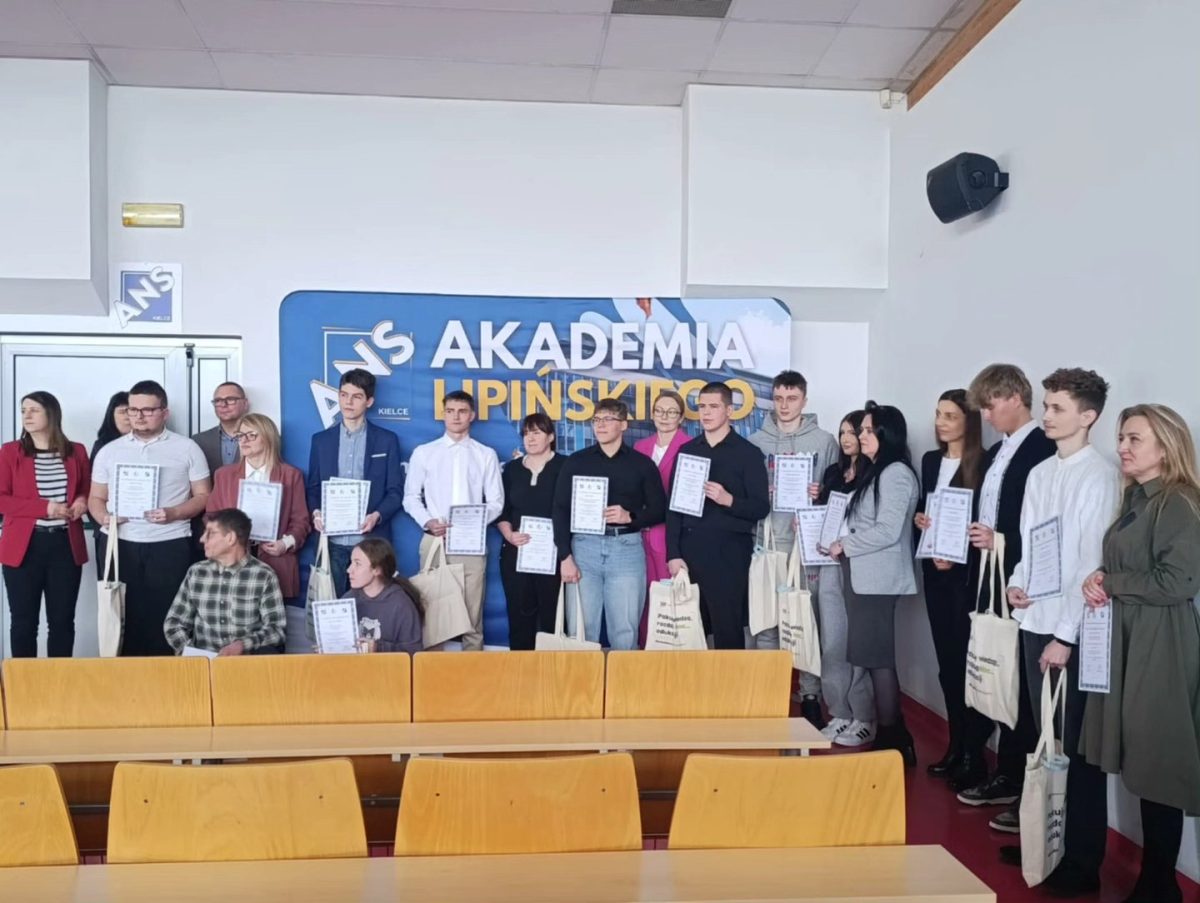 Wyróżnienie w konkursie „Stwórzmy razem lepszy cyfrowy świat”